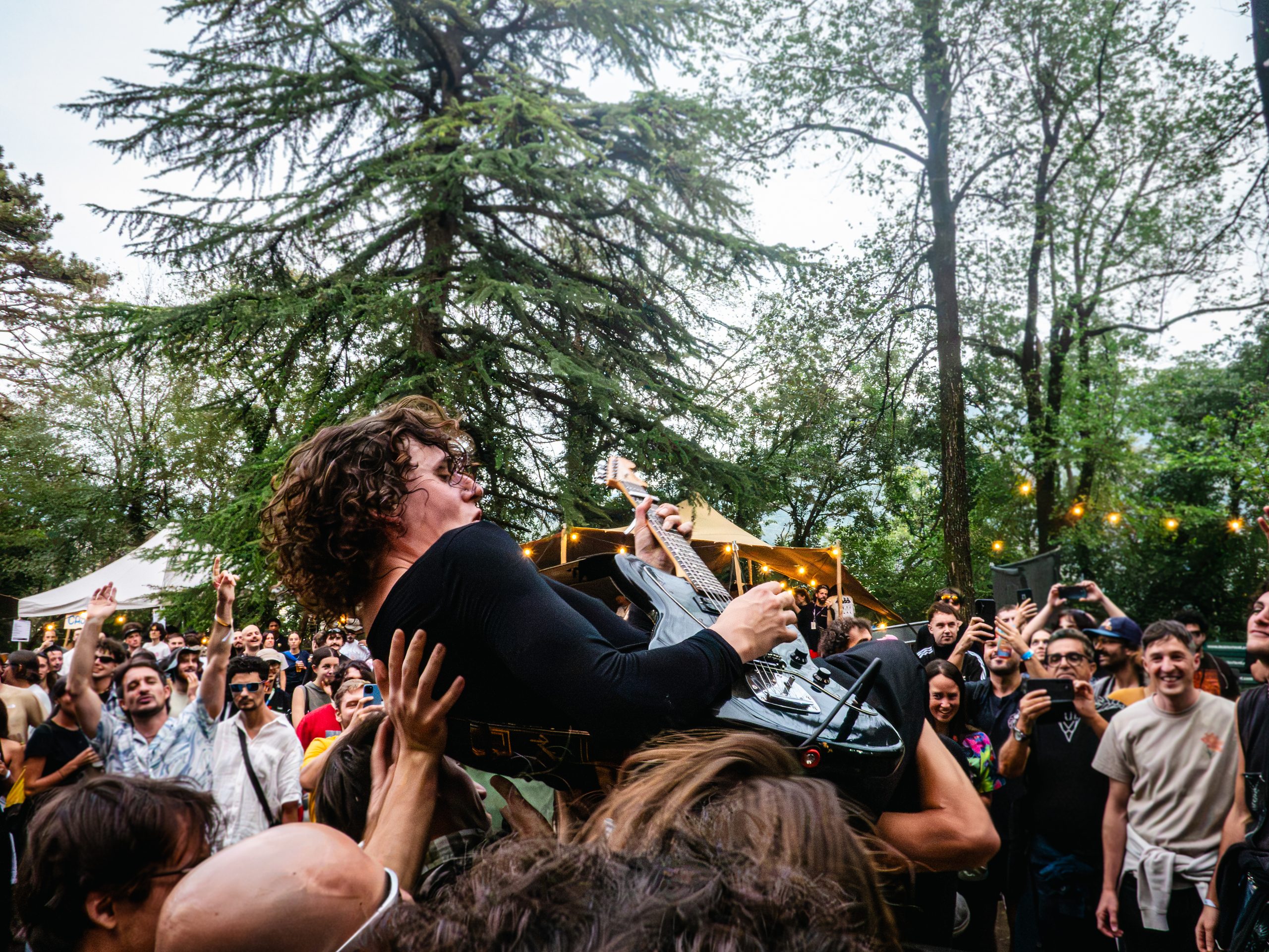 ELLiS·D over optreden, touren en het verhaal achter de Spill Live EP